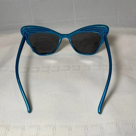 *5 for $25* NWOT Kids FGX International Fashion Sunglasses Blue Cat Eye - Picture 4 of 4
